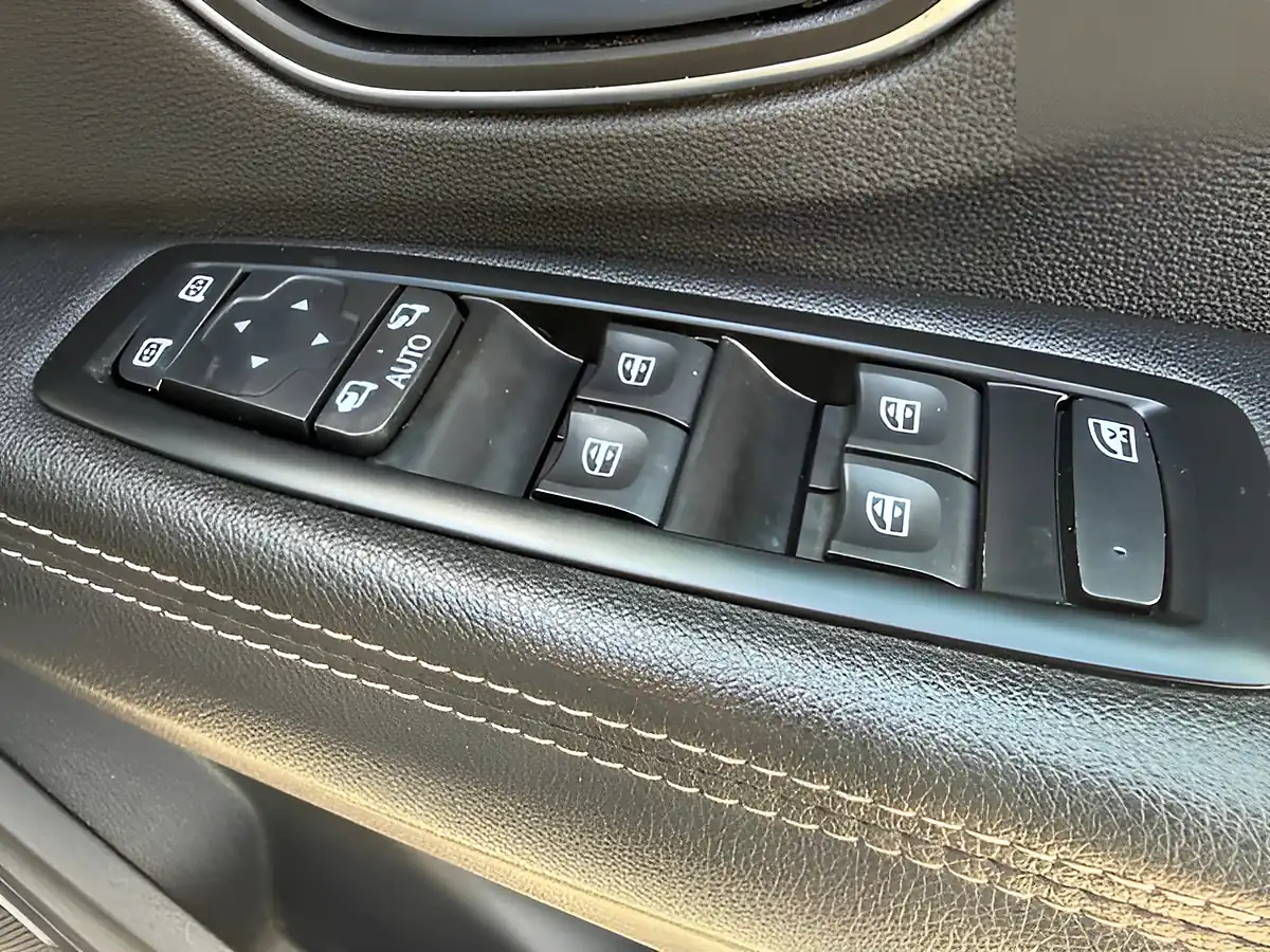 Used 2018 Renault Grand Scenic Signature Nav Blue - Interior and Exterior details 20