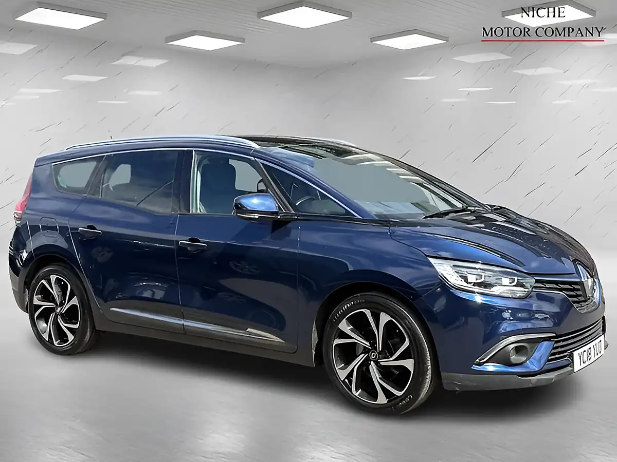 Used 2018 Renault Grand Scenic Signature Nav Blue - Interior and Exterior details 8