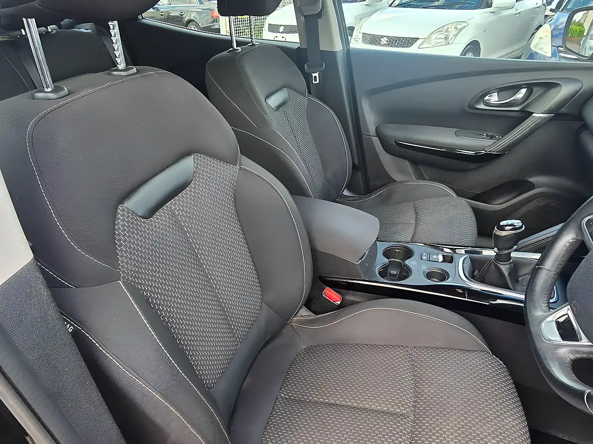 Used 2018 Renault Kadjar Dynamique Nav Black - Interior and Exterior details 12