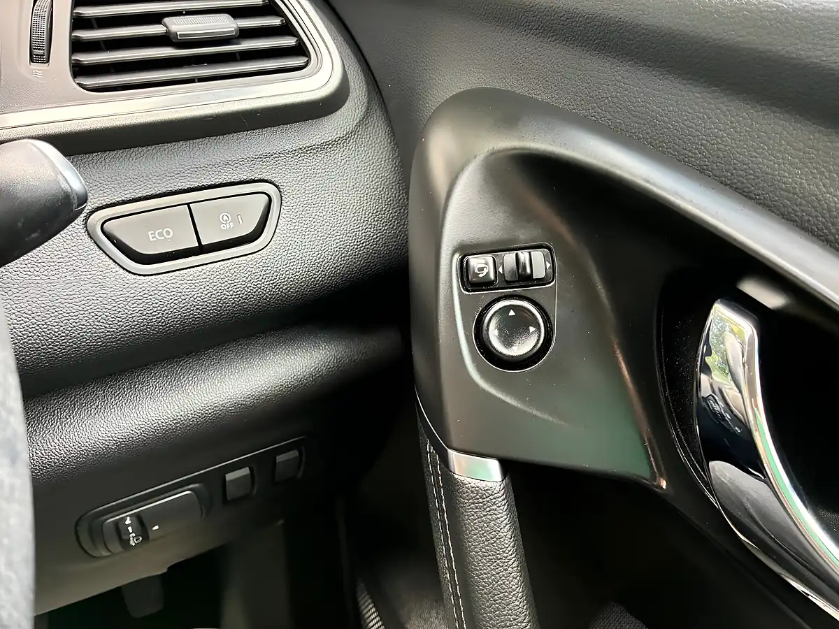 Used 2018 Renault Kadjar Dynamique Nav Black - Interior and Exterior details 19