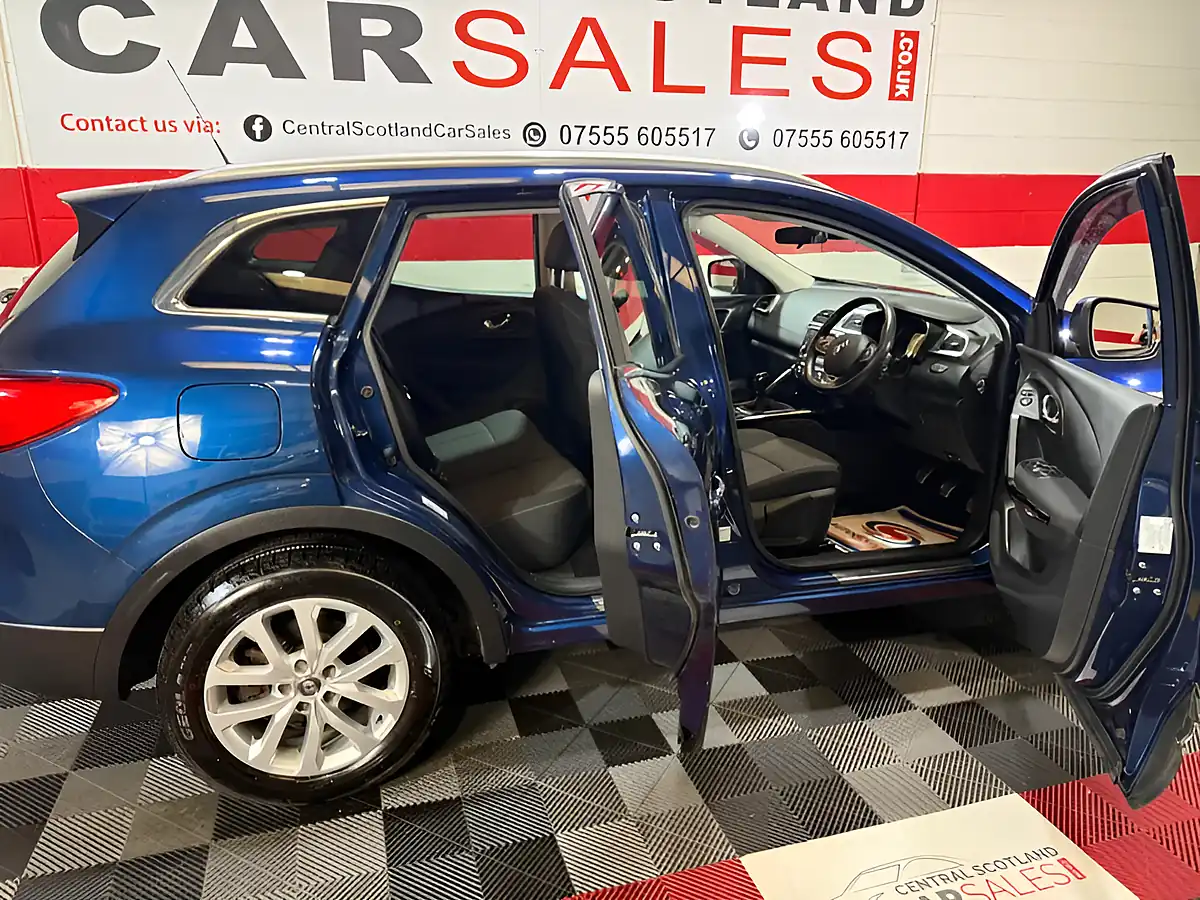Used 2018 Renault Kadjar Dynamique Nav Blue - Interior and Exterior details 13
