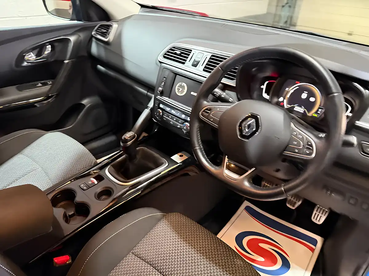 Used 2018 Renault Kadjar Dynamique Nav Blue - Interior and Exterior details 18