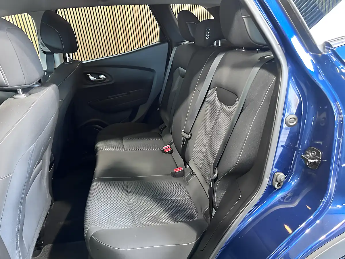 Used 2018 Renault Kadjar Dynamique Nav Blue - Interior and Exterior details 10