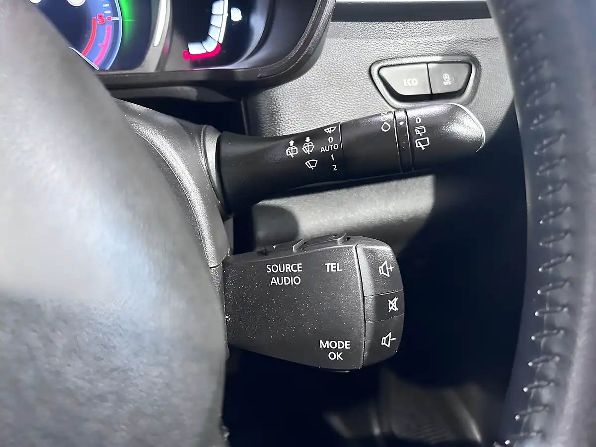 Used 2018 Renault Kadjar Dynamique Nav Blue - Interior and Exterior details 11
