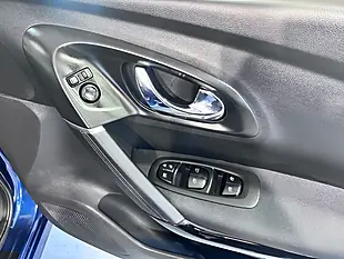 Used 2018 Renault Kadjar Dynamique Nav Blue - Interior and Exterior details 12