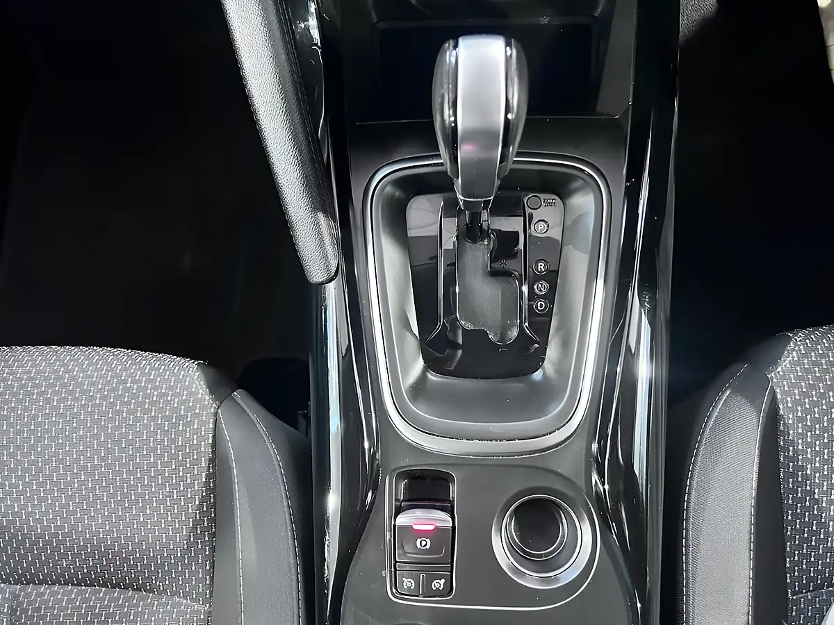 Used 2018 Renault Kadjar Dynamique Nav Blue - Interior and Exterior details 9
