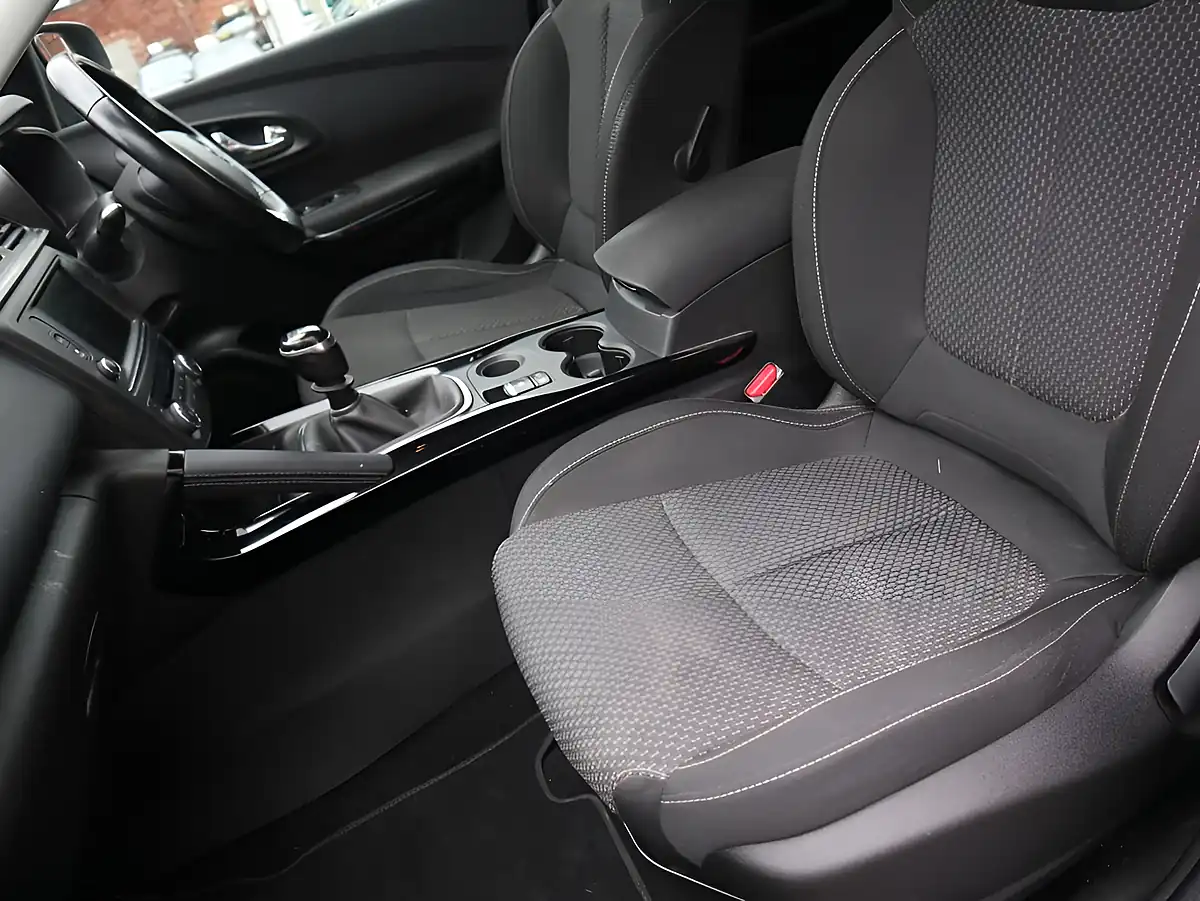 Used 2018 Renault Kadjar Dynamique Nav Blue - Interior and Exterior details 11