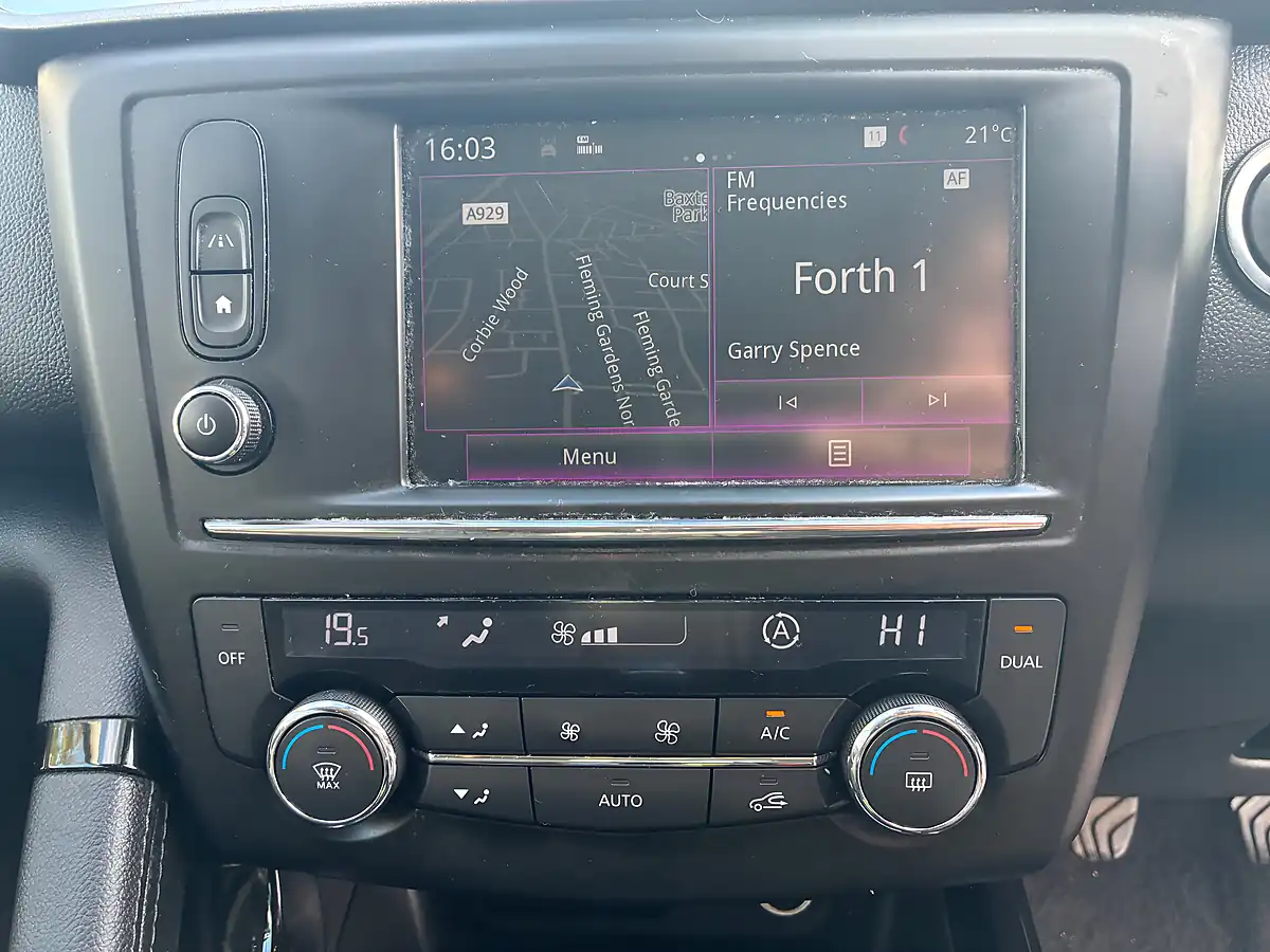Used 2018 Renault Kadjar Dynamique Nav Cosmos Blue - Interior and Exterior details 11