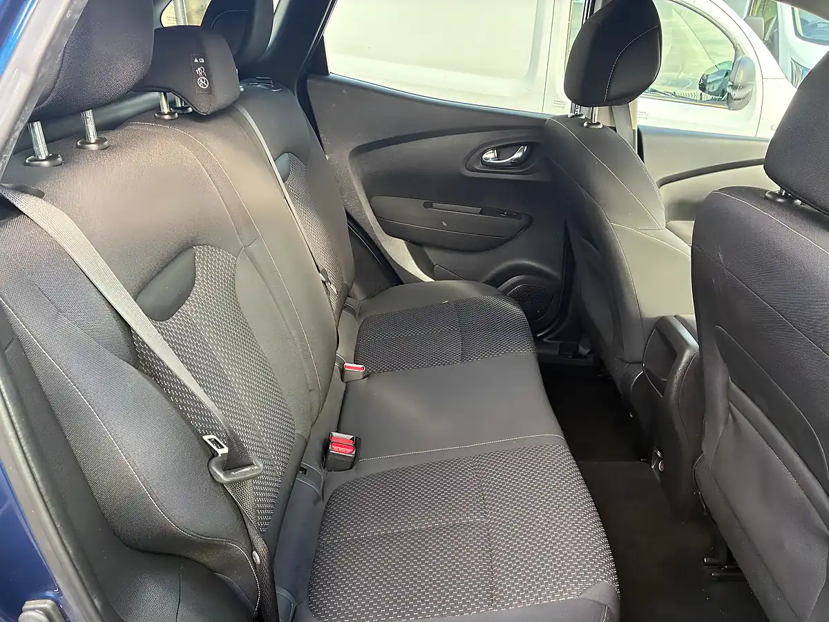 Used 2018 Renault Kadjar Dynamique Nav Cosmos Blue - Interior and Exterior details 12