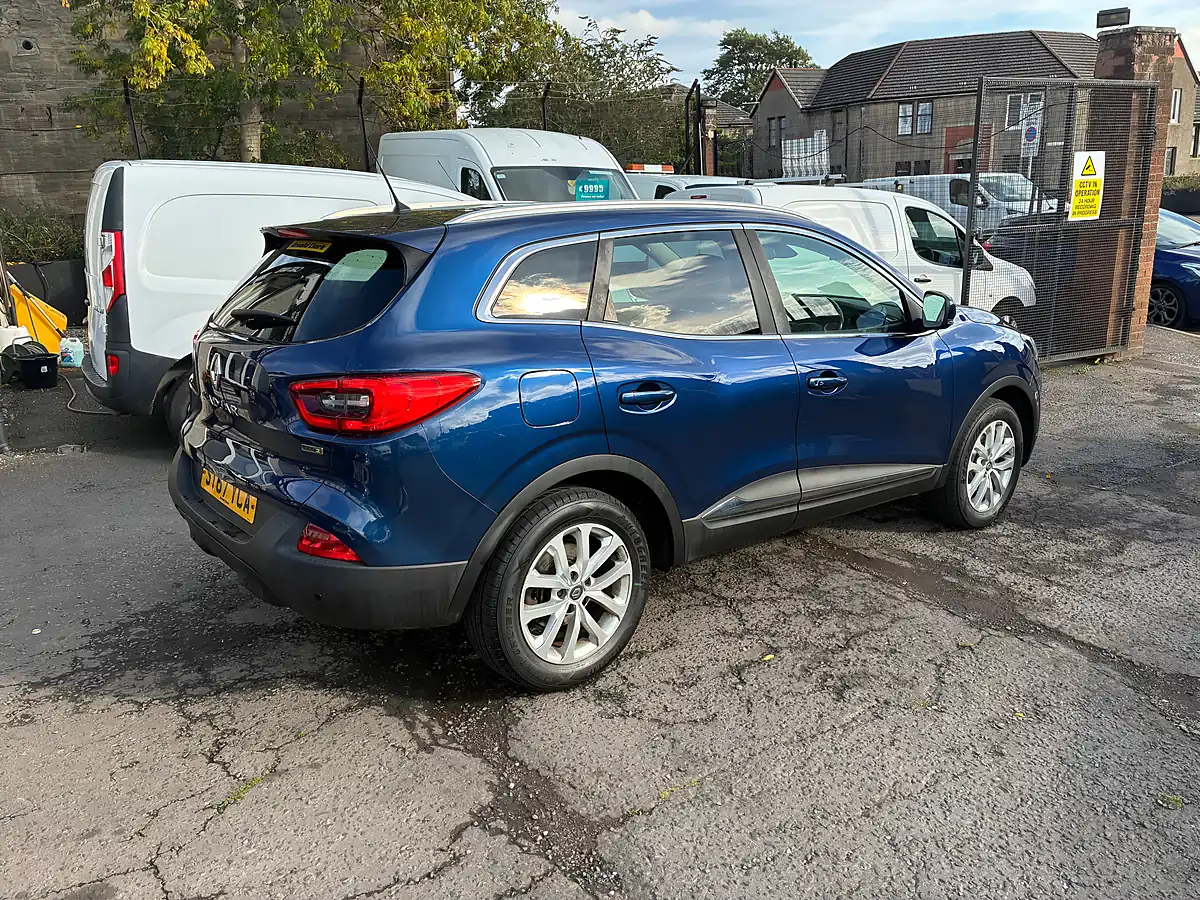 Used 2018 Renault Kadjar Dynamique Nav Cosmos Blue - Interior and Exterior details 3