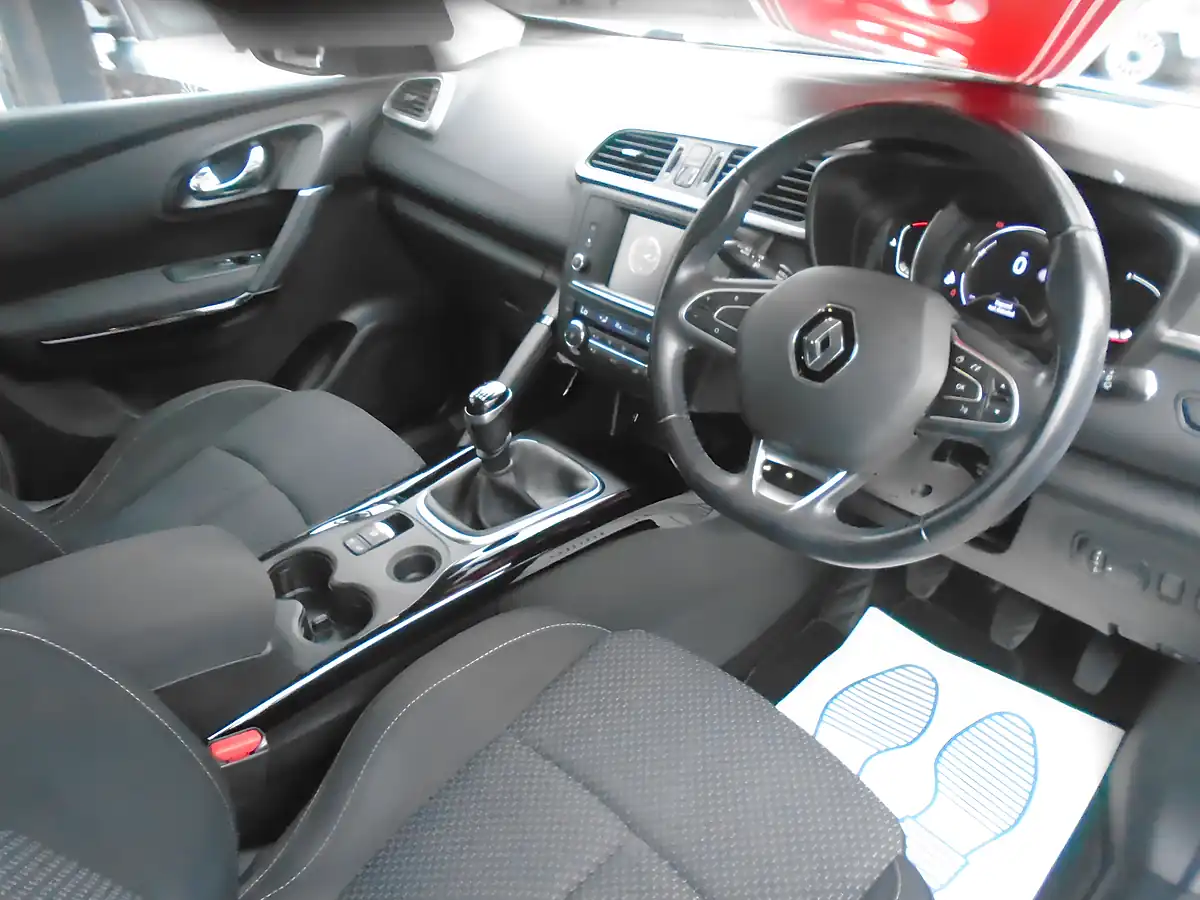 Used 2018 Renault Kadjar Dynamique Nav Glacier White - Interior and Exterior details 10
