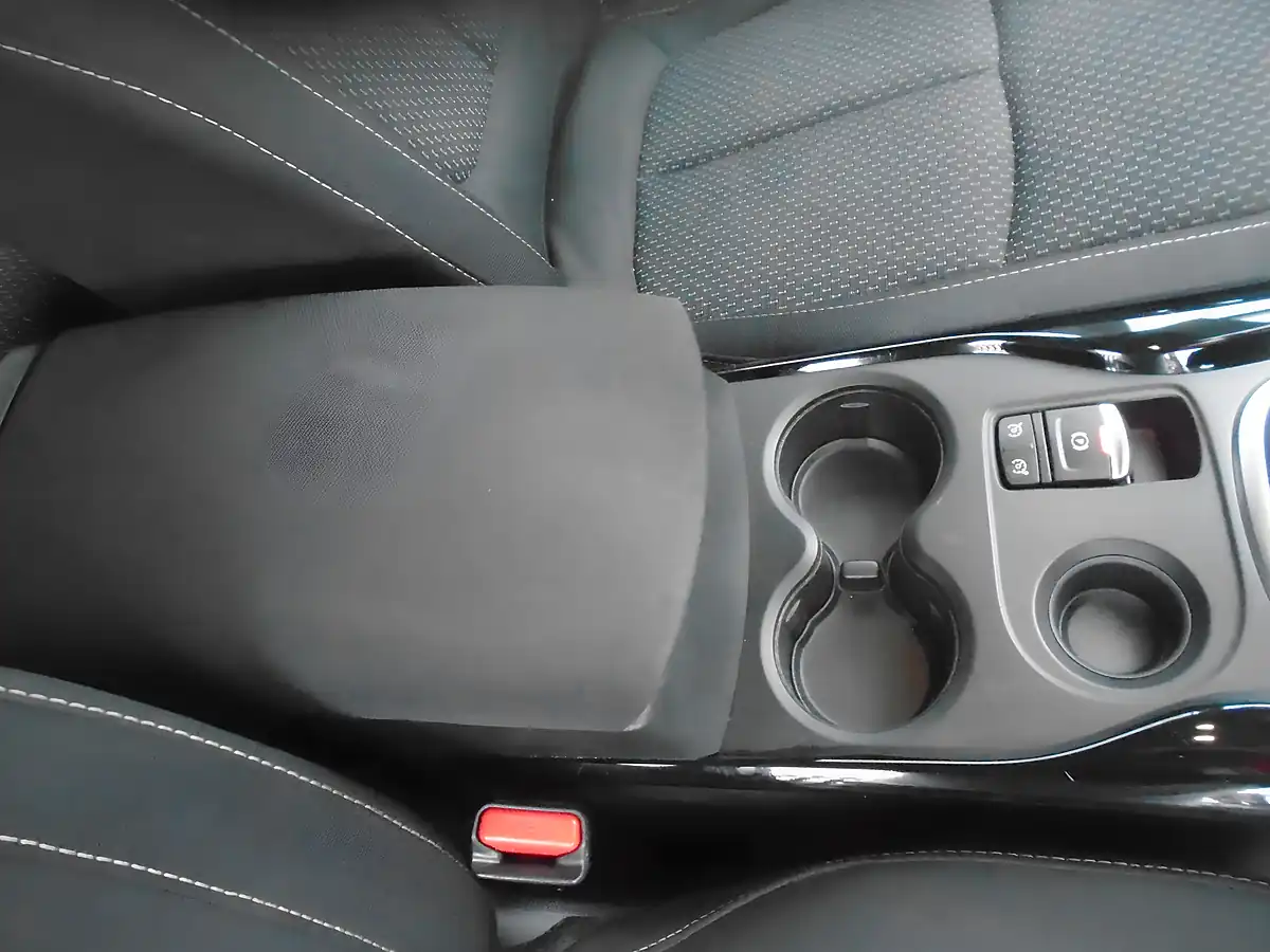 Used 2018 Renault Kadjar Dynamique Nav Glacier White - Interior and Exterior details 12