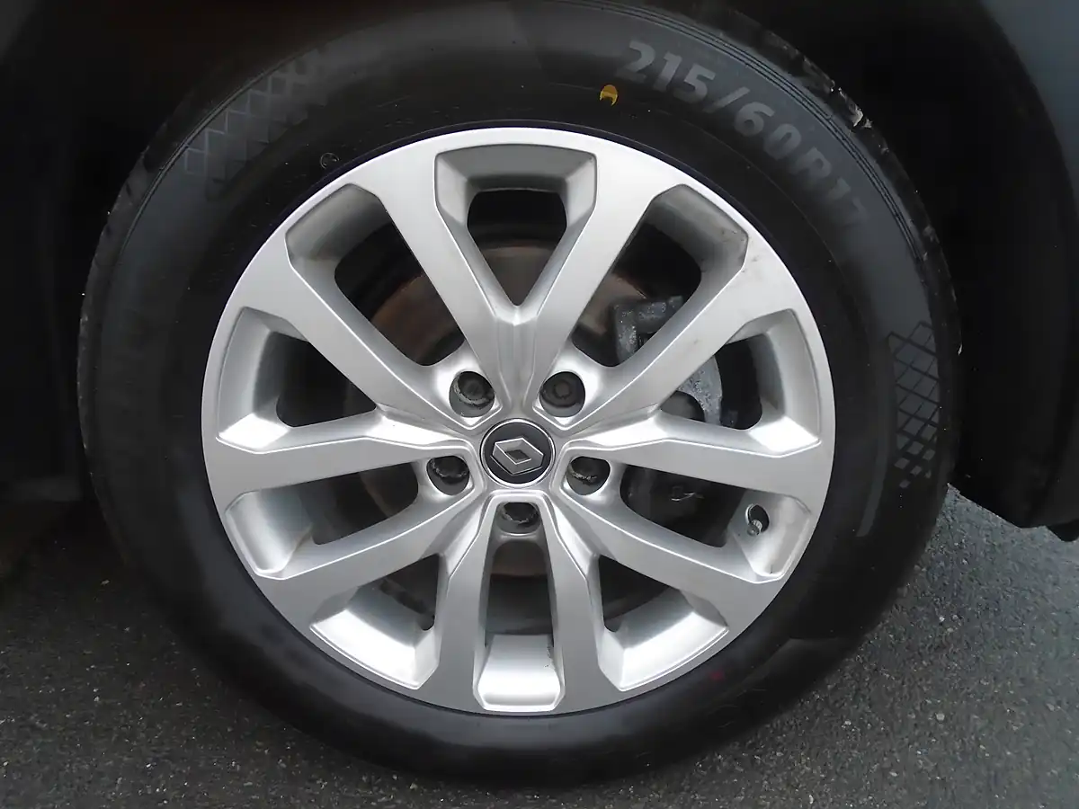 Used 2018 Renault Kadjar Dynamique Nav Glacier White - Interior and Exterior details 17