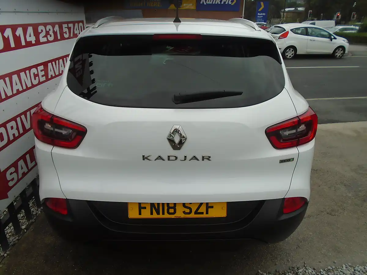 Used 2018 Renault Kadjar Dynamique Nav Glacier White - Interior and Exterior details 4