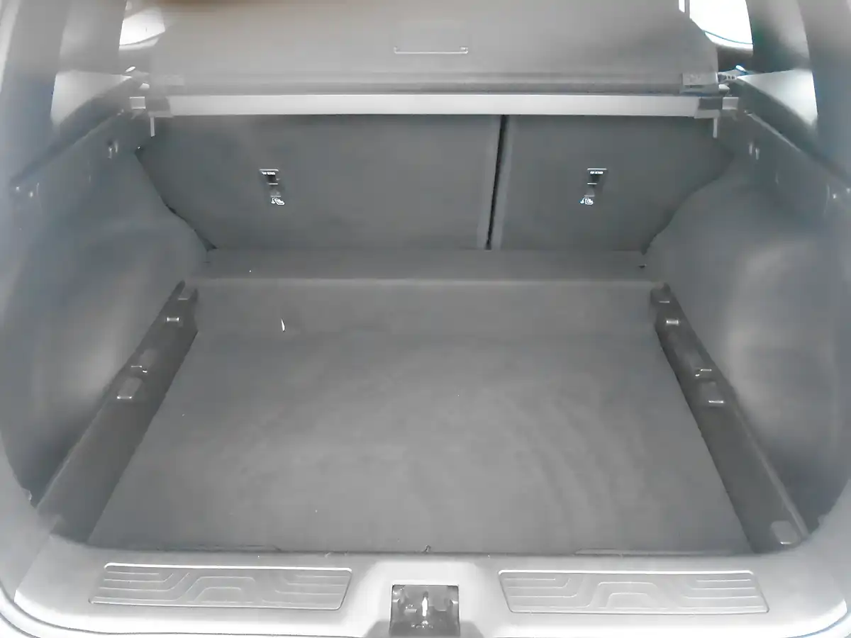 Used 2018 Renault Kadjar Dynamique Nav Glacier White - Interior and Exterior details 5