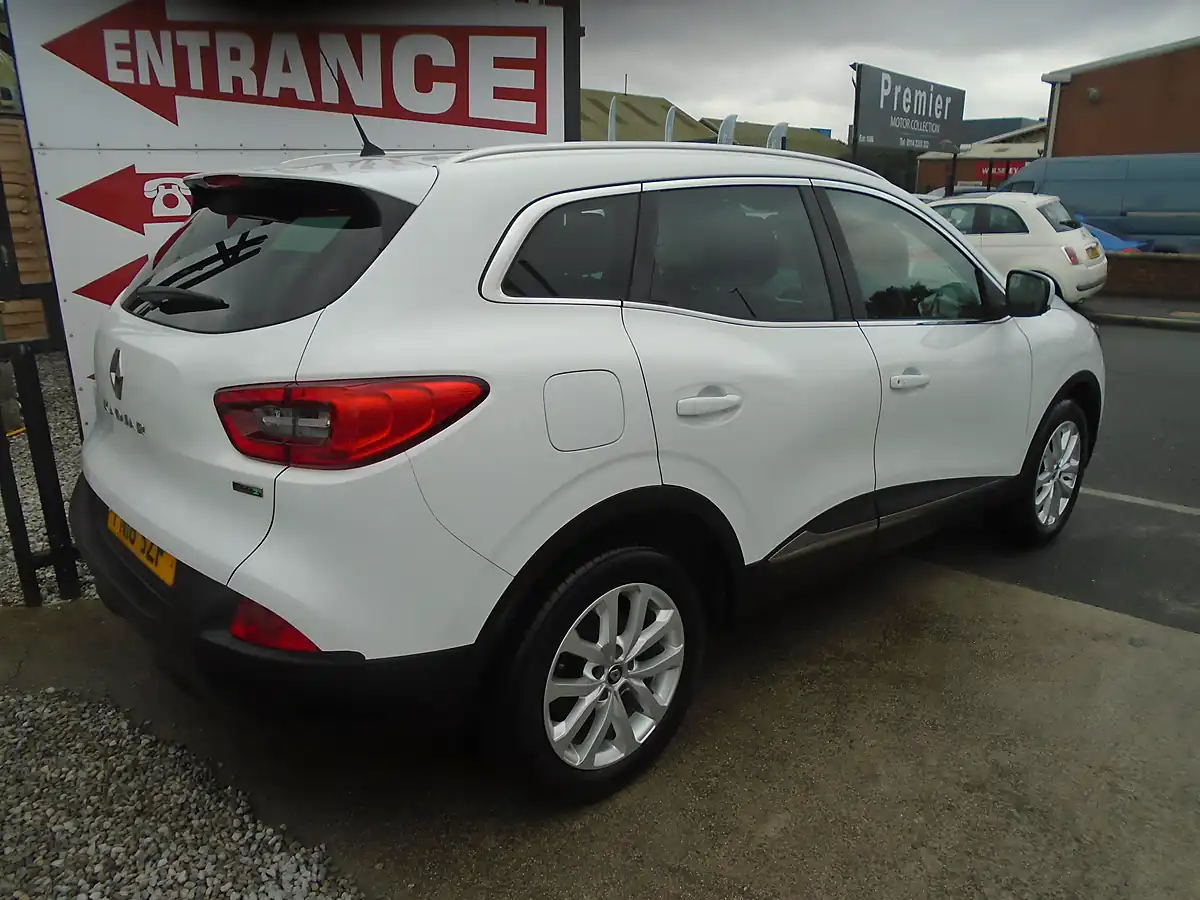 Used 2018 Renault Kadjar Dynamique Nav Glacier White - Interior and Exterior details 6