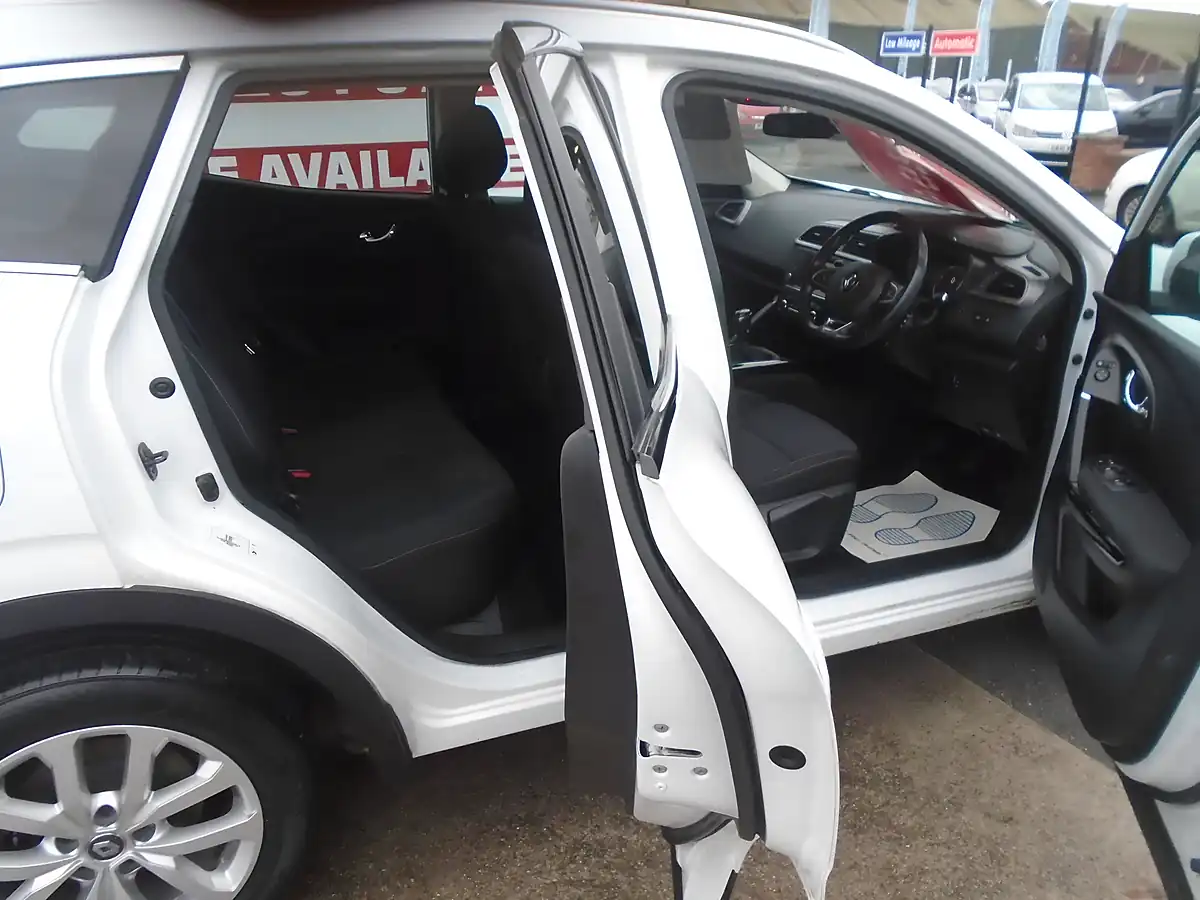 Used 2018 Renault Kadjar Dynamique Nav Glacier White - Interior and Exterior details 7