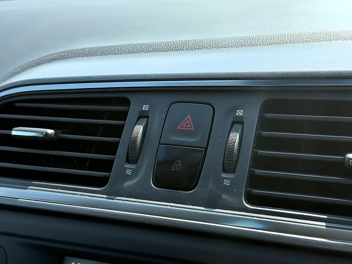 Used 2018 Renault Kadjar Dynamique Nav Grey - Interior and Exterior details 15