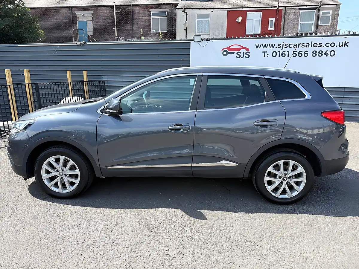 Used 2018 Renault Kadjar Dynamique Nav Grey - Interior and Exterior details 8
