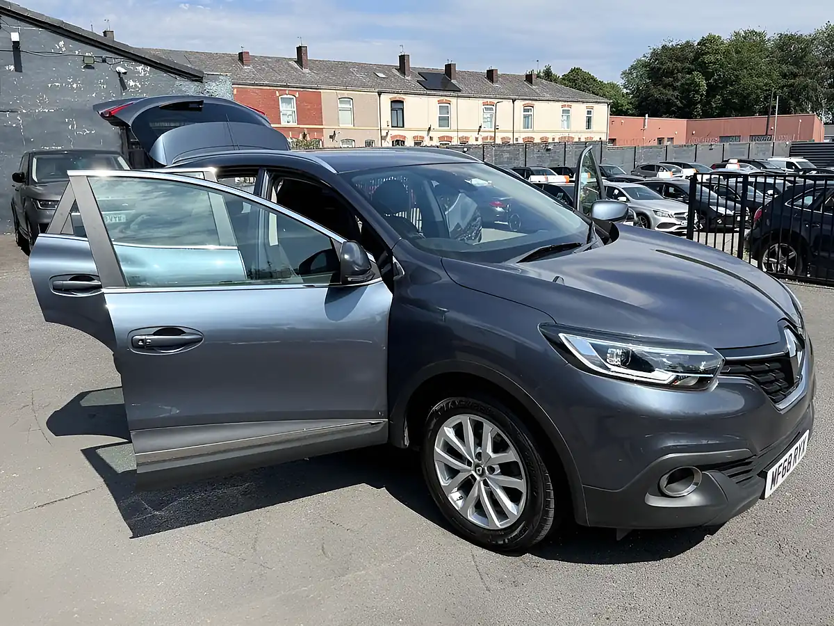 Used 2018 Renault Kadjar Dynamique Nav Grey - Interior and Exterior details 9