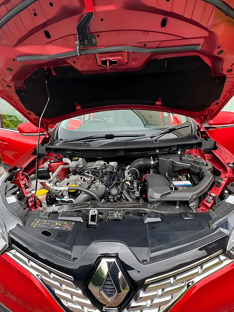 Used 2018 Renault Kadjar Dynamique Nav Red - Interior and Exterior details 2