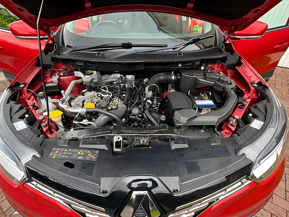 Used 2018 Renault Kadjar Dynamique Nav Red - Interior and Exterior details 7