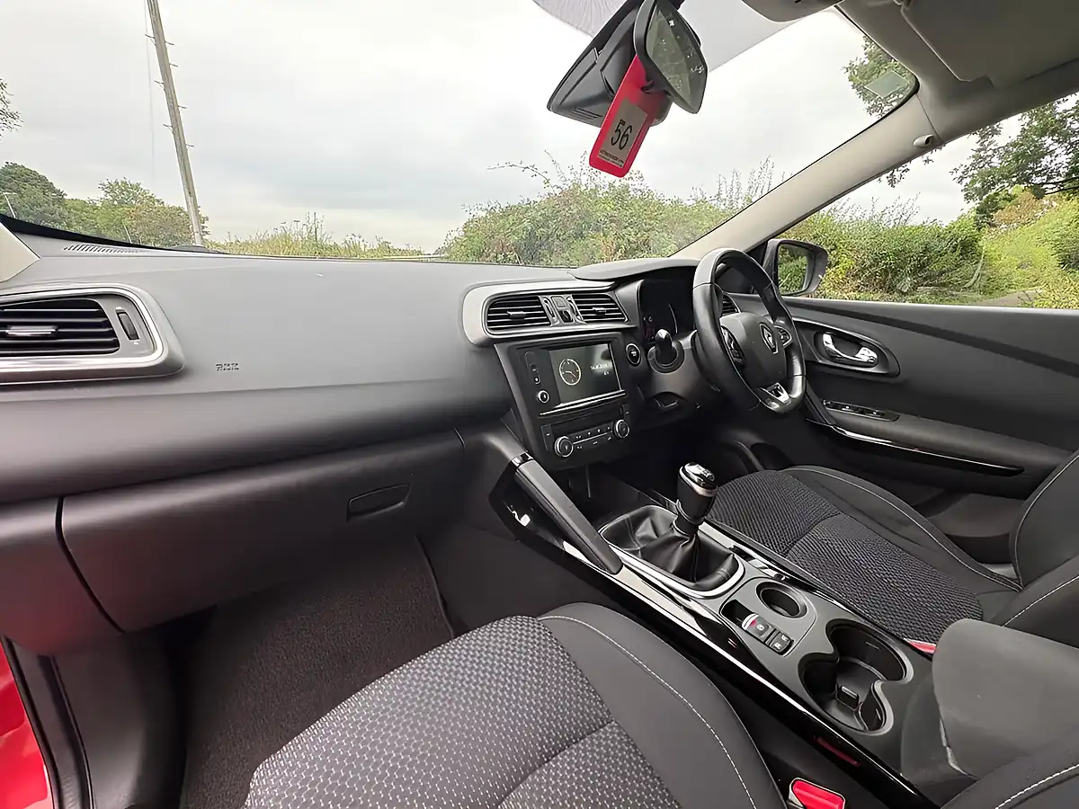 Used 2018 Renault Kadjar Dynamique Nav Red - Interior and Exterior details 11