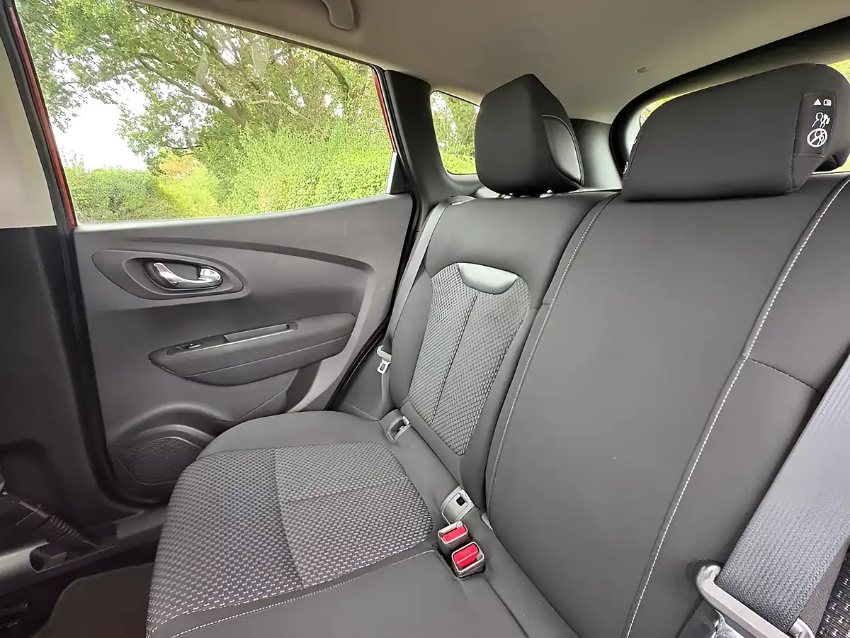 Used 2018 Renault Kadjar Dynamique Nav Red - Interior and Exterior details 16