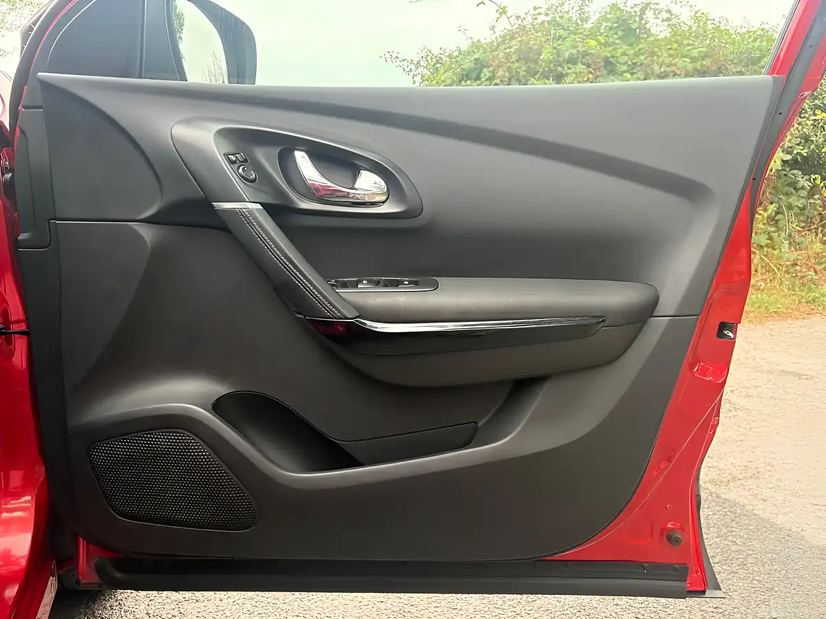 Used 2018 Renault Kadjar Dynamique Nav Red - Interior and Exterior details 18