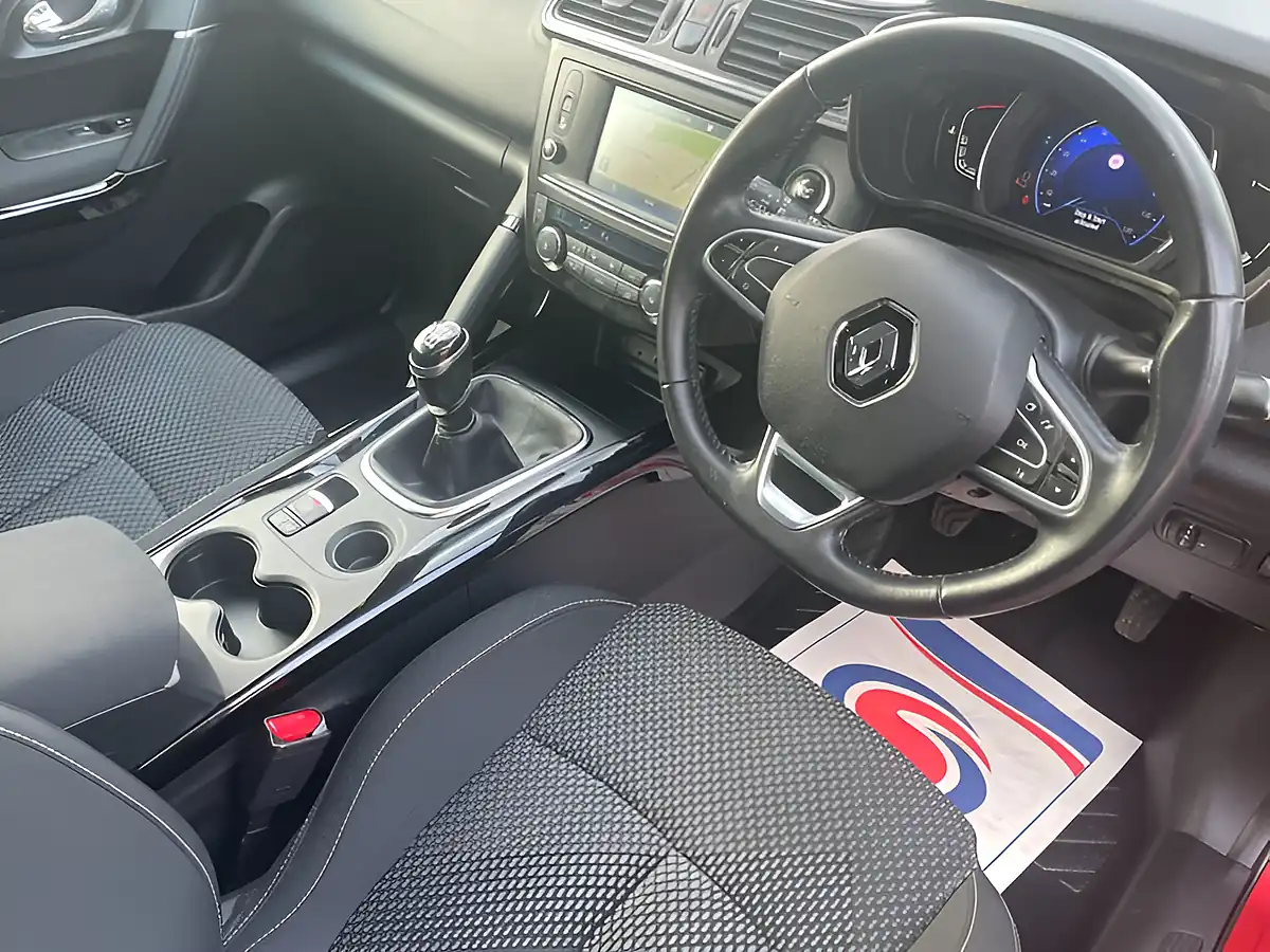 Used 2018 Renault Kadjar Dynamique Nav Red - Interior and Exterior details 12