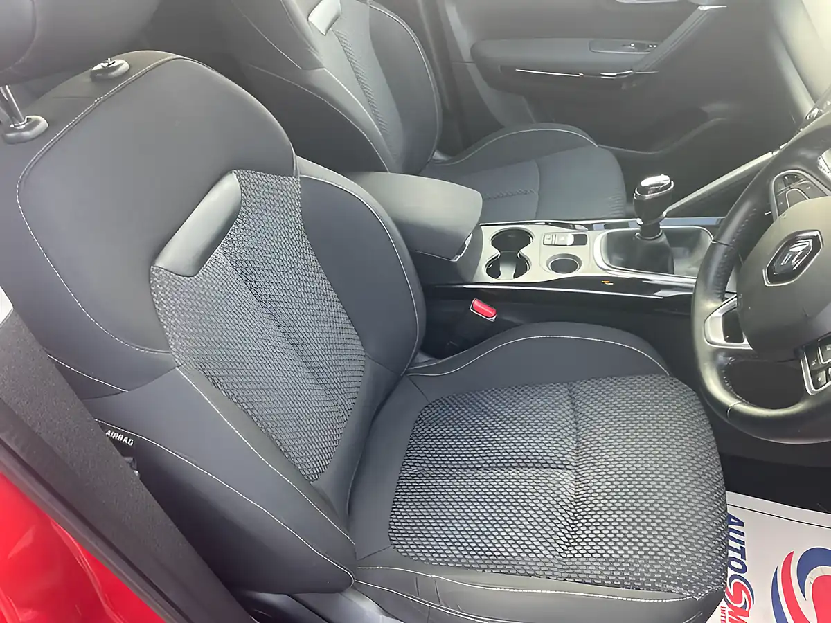Used 2018 Renault Kadjar Dynamique Nav Red - Interior and Exterior details 14