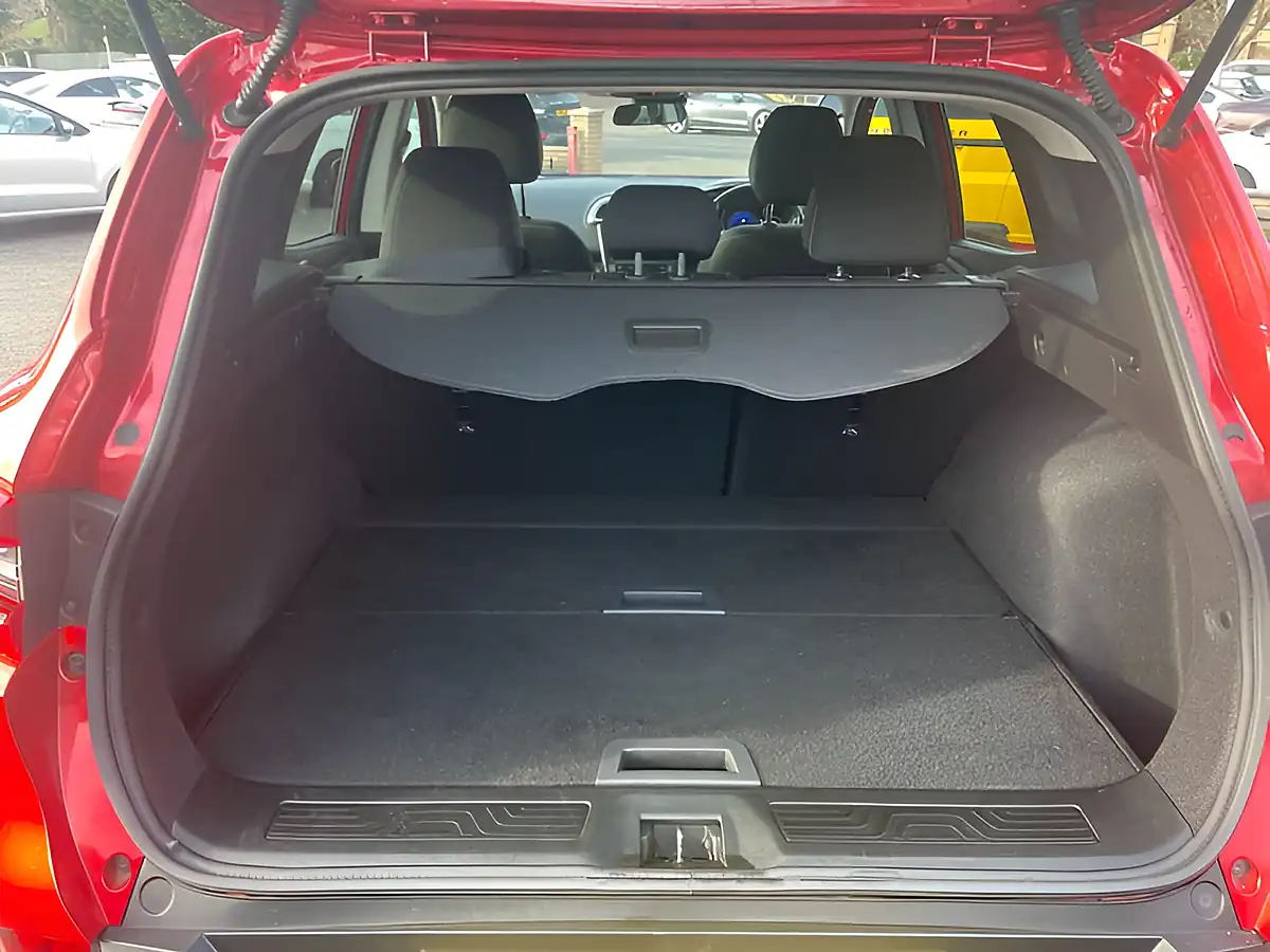 Used 2018 Renault Kadjar Dynamique Nav Red - Interior and Exterior details 17