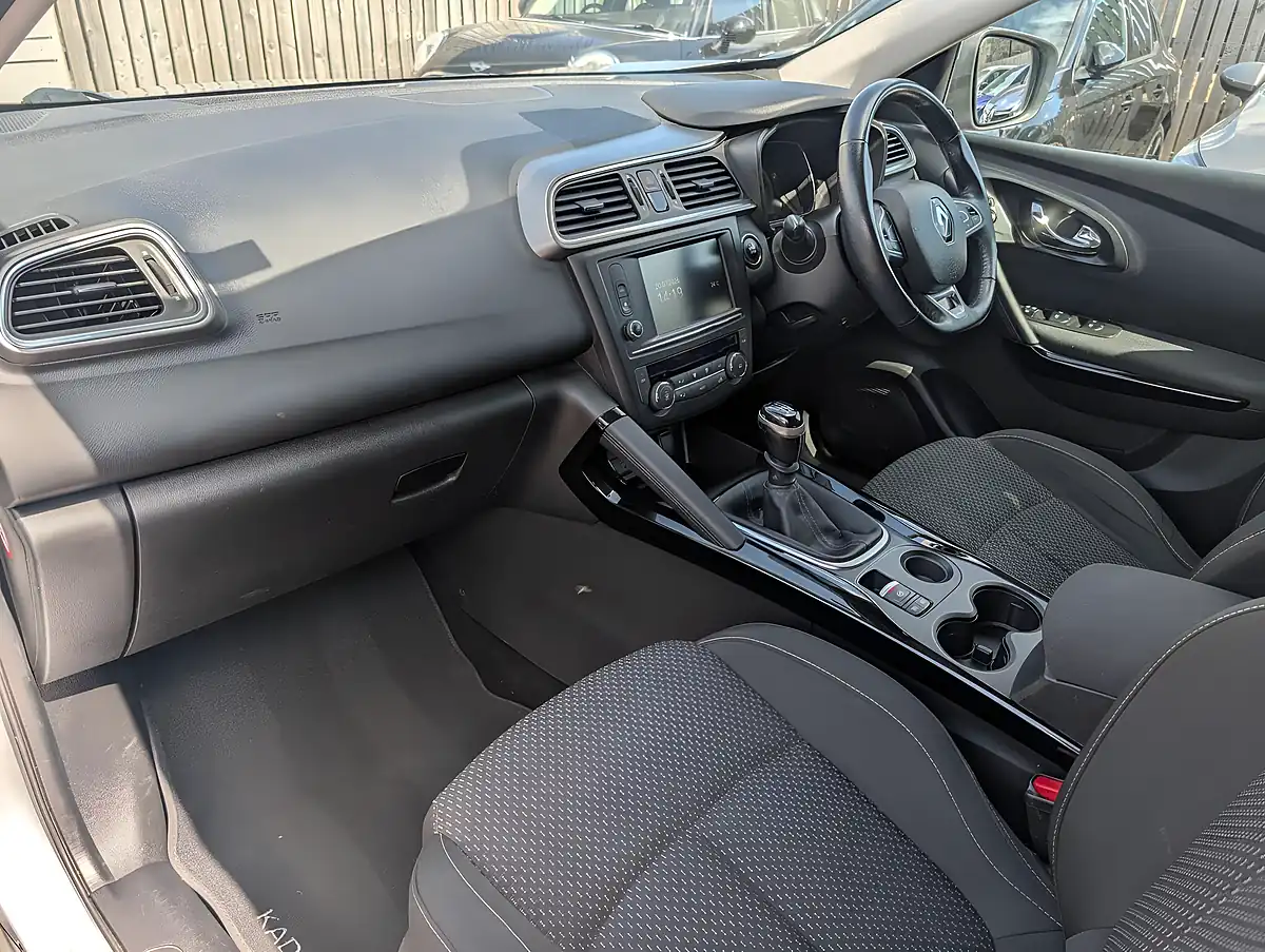 Used 2018 Renault Kadjar Dynamique Nav Silver - Interior and Exterior details 11