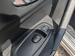 Used 2018 Renault Kadjar Dynamique Nav Silver - Interior and Exterior details 13