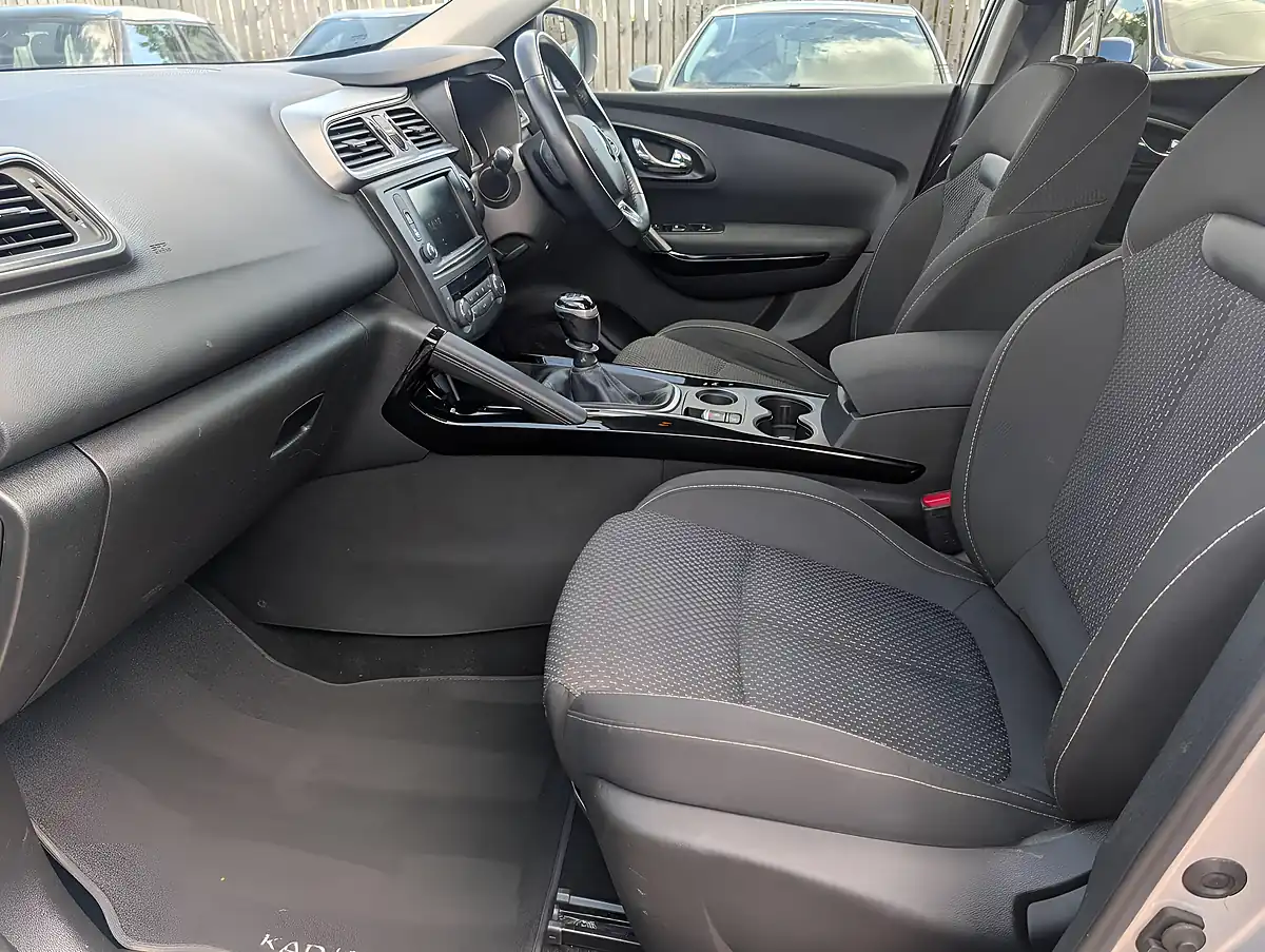 Used 2018 Renault Kadjar Dynamique Nav Silver - Interior and Exterior details 17