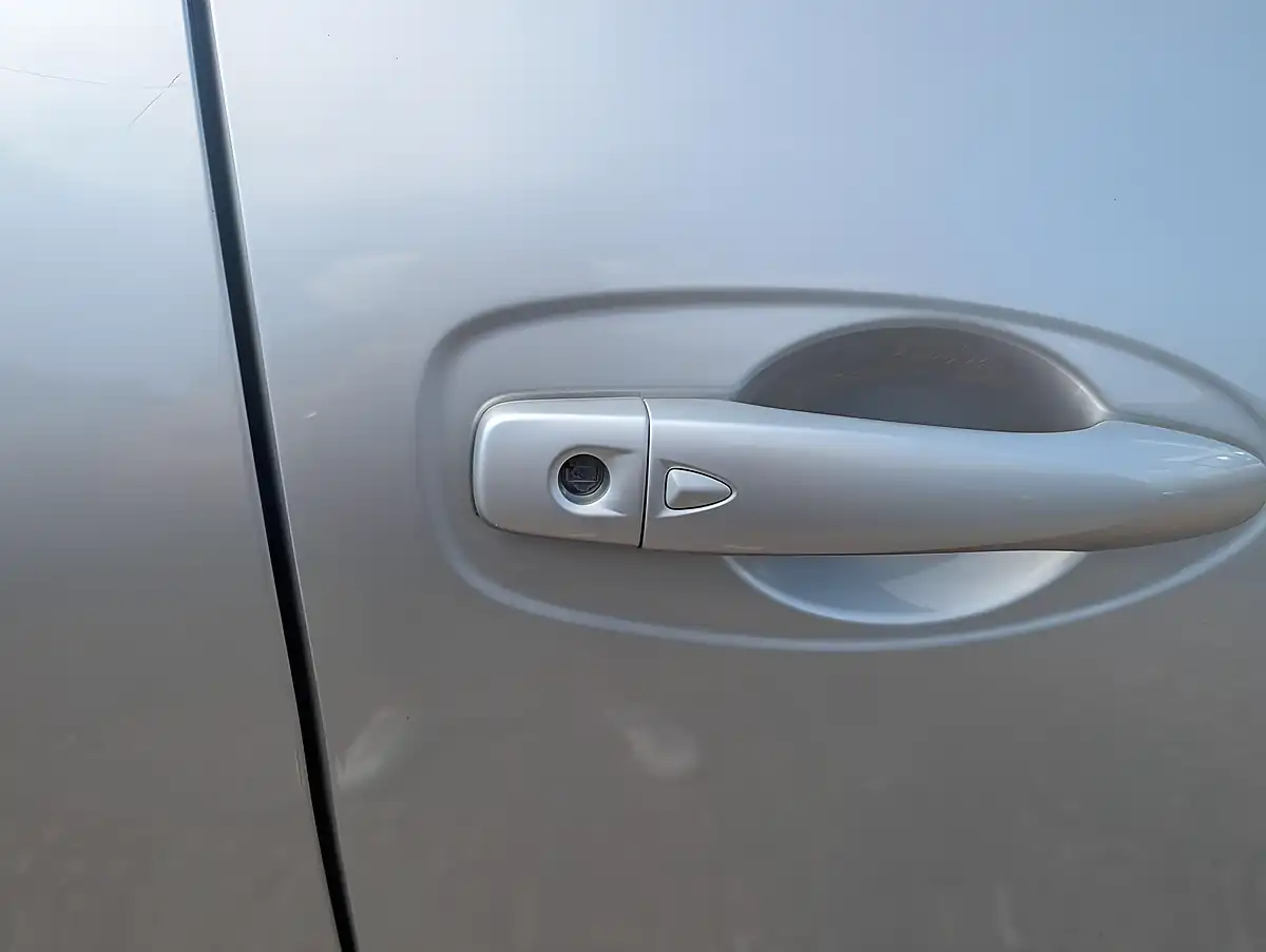 Used 2018 Renault Kadjar Dynamique Nav Silver - Interior and Exterior details 19