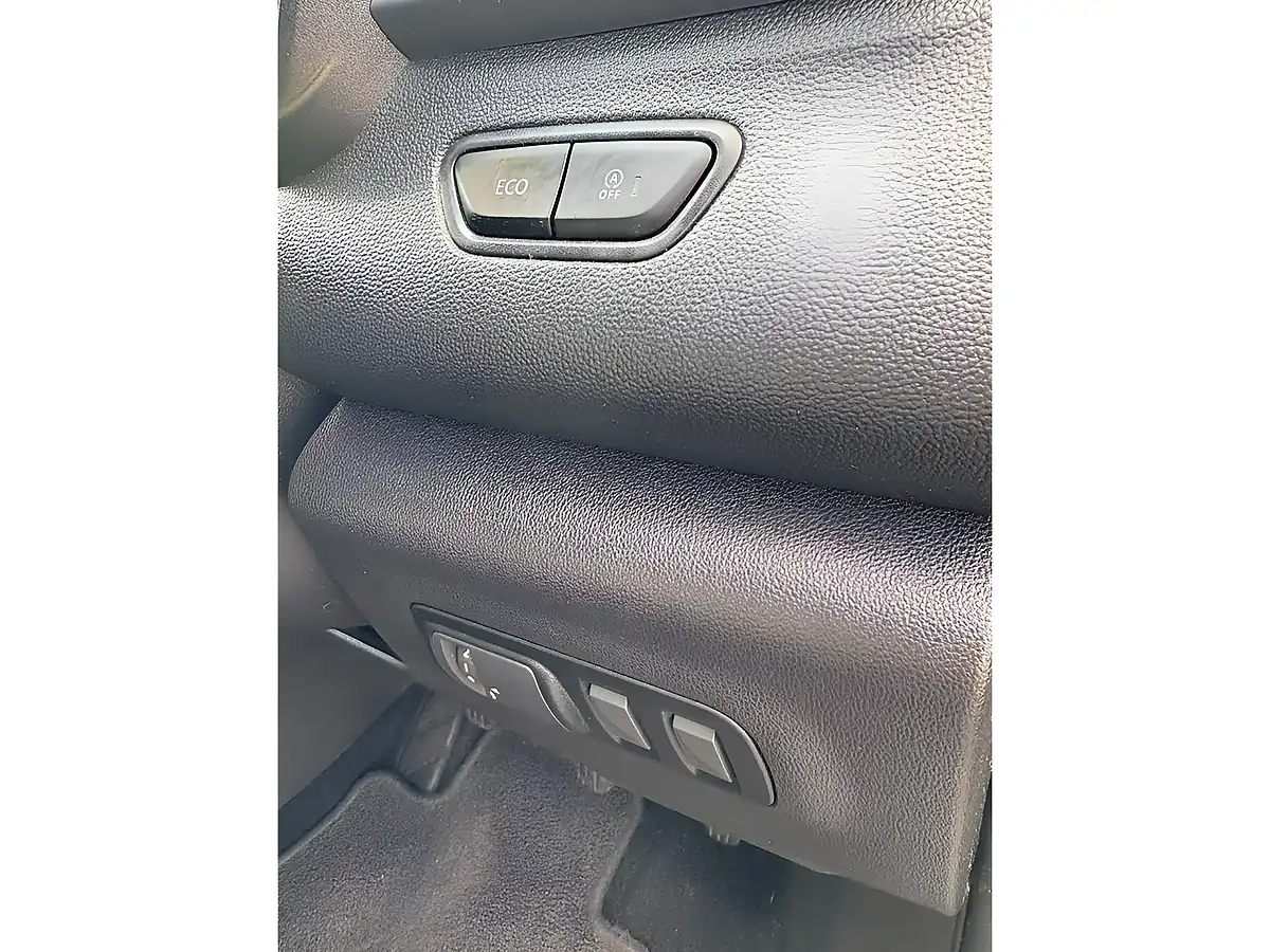 Used 2018 Renault Kadjar Dynamique Nav Titanium Grey - Interior and Exterior details 14