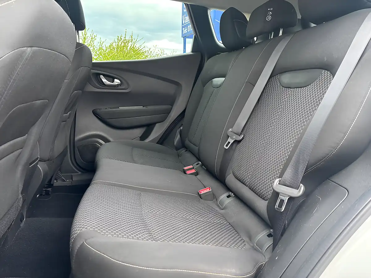 Used 2018 Renault Kadjar Dynamique Nav White - Interior and Exterior details 19