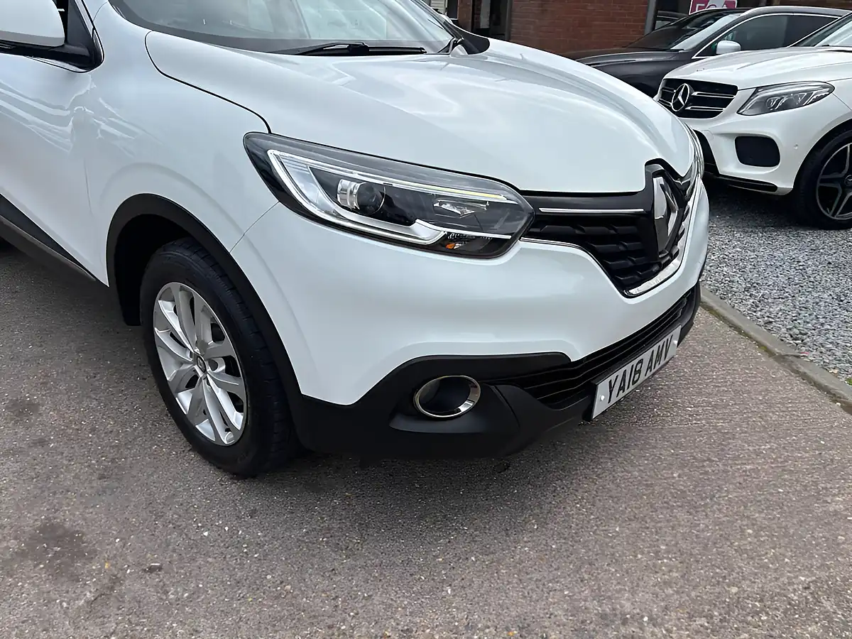 Used 2018 Renault Kadjar Dynamique Nav White - Interior and Exterior details 6