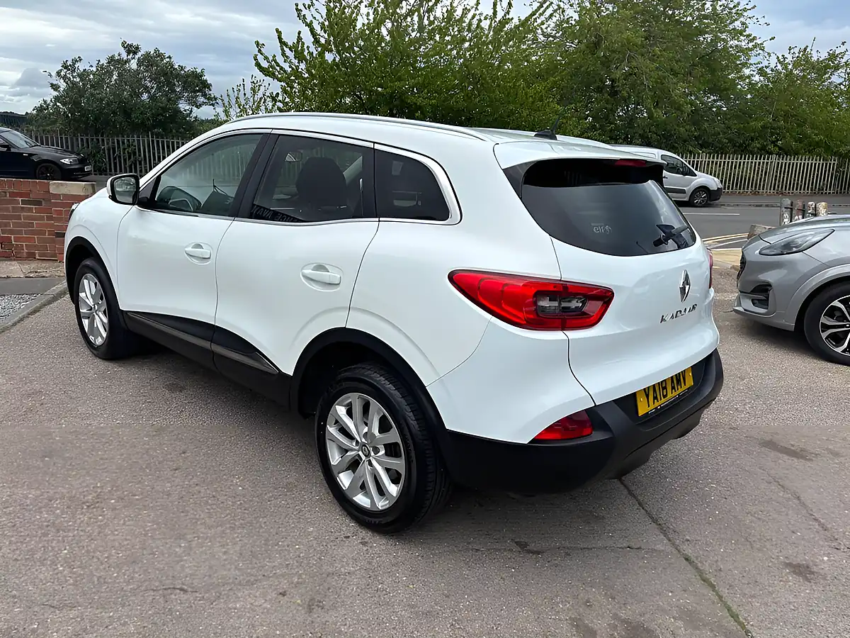 Used 2018 Renault Kadjar Dynamique Nav White - Interior and Exterior details 7