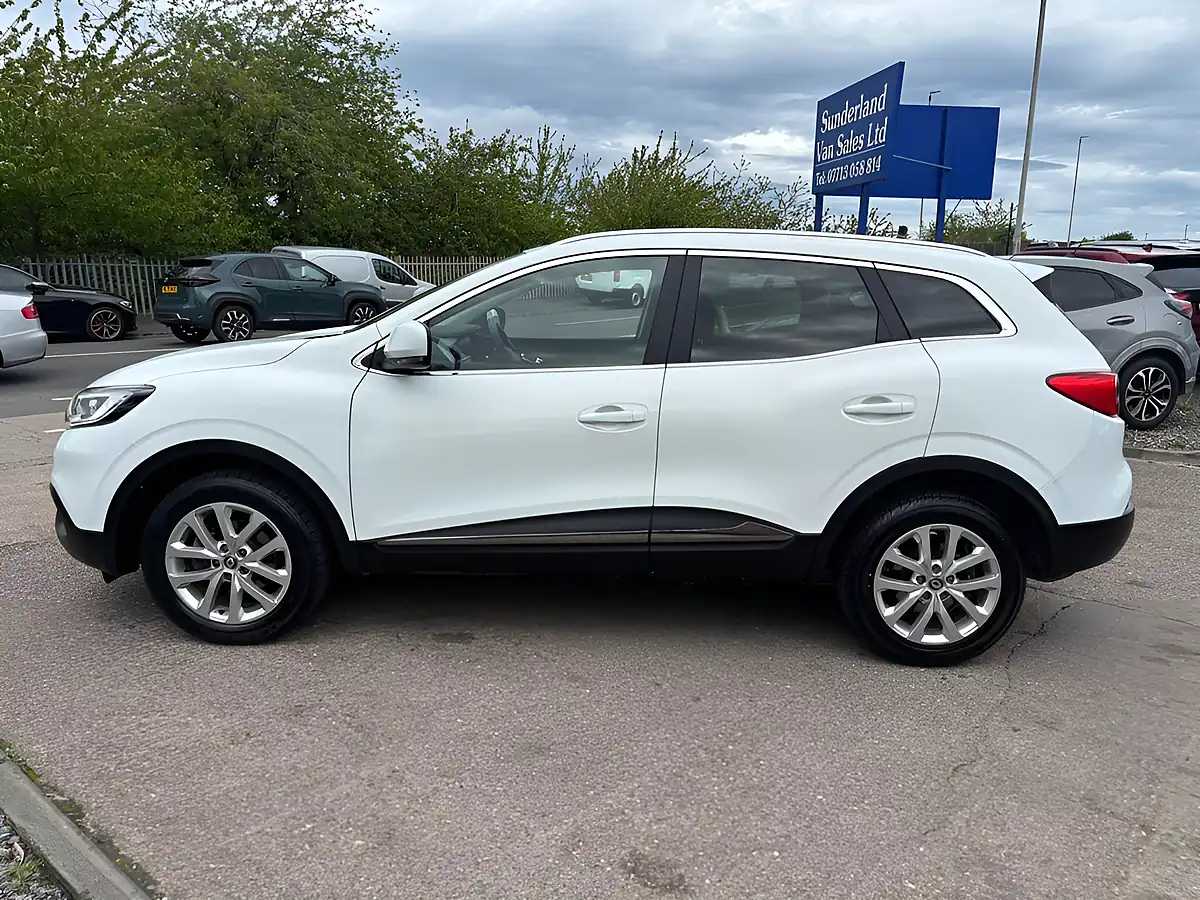 Used 2018 Renault Kadjar Dynamique Nav White - Interior and Exterior details 8