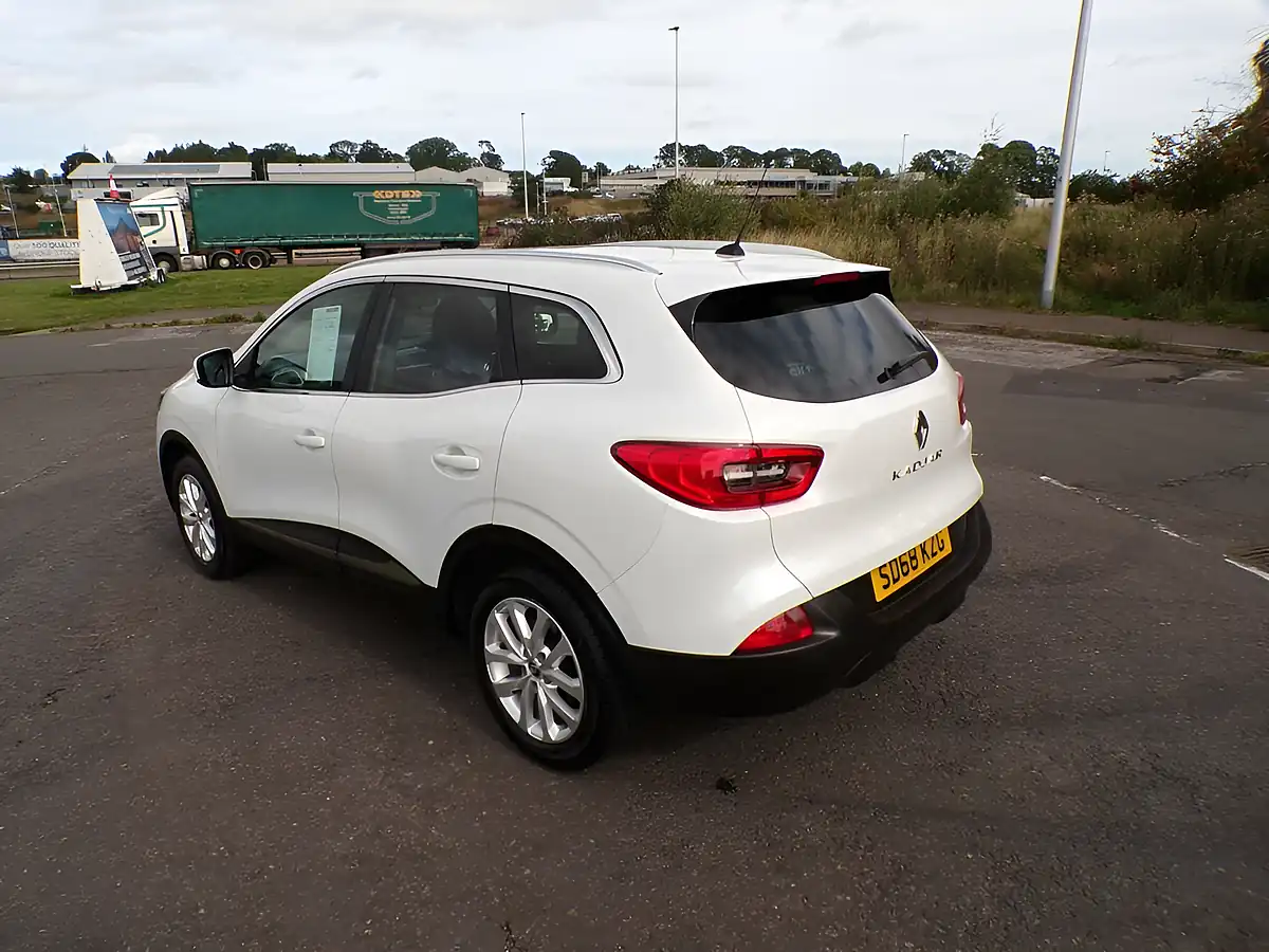 Used 2018 Renault Kadjar Dynamique Nav White - Interior and Exterior details 8