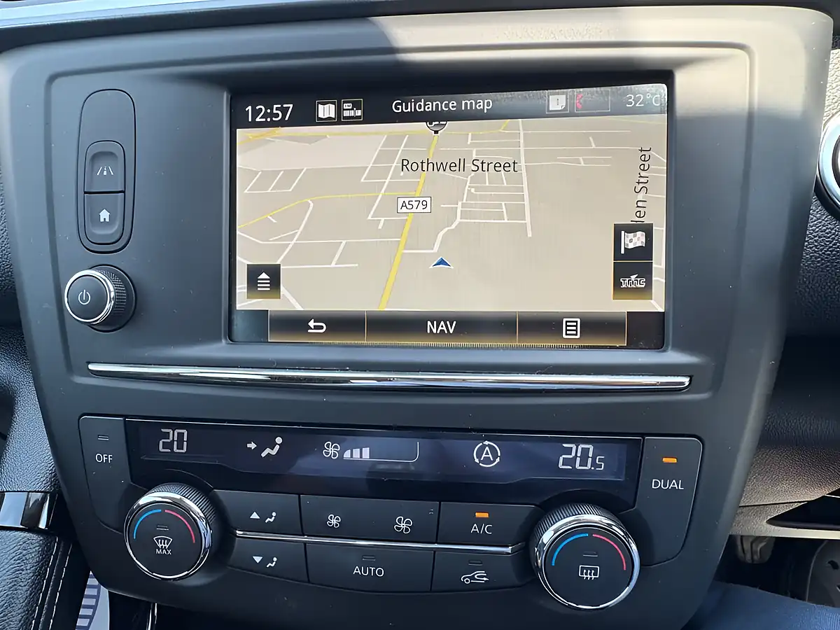 Used 2018 Renault Kadjar Dynamique S Nav Black - Interior and Exterior details 10