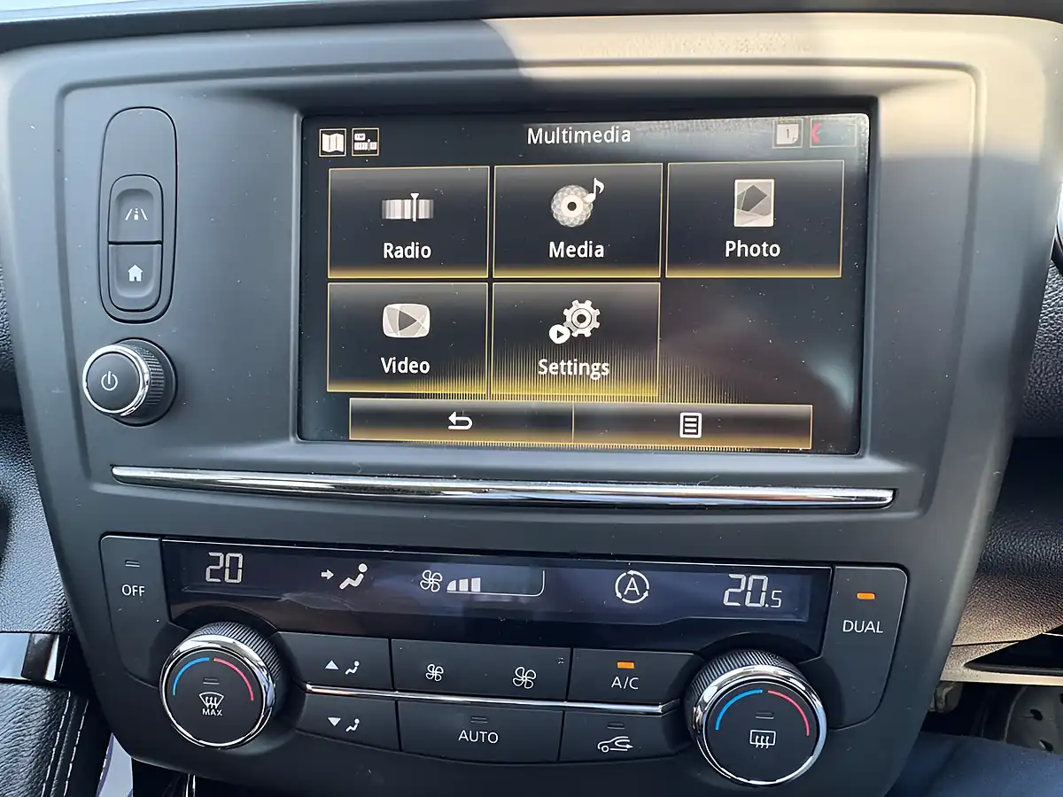 Used 2018 Renault Kadjar Dynamique S Nav Black - Interior and Exterior details 8