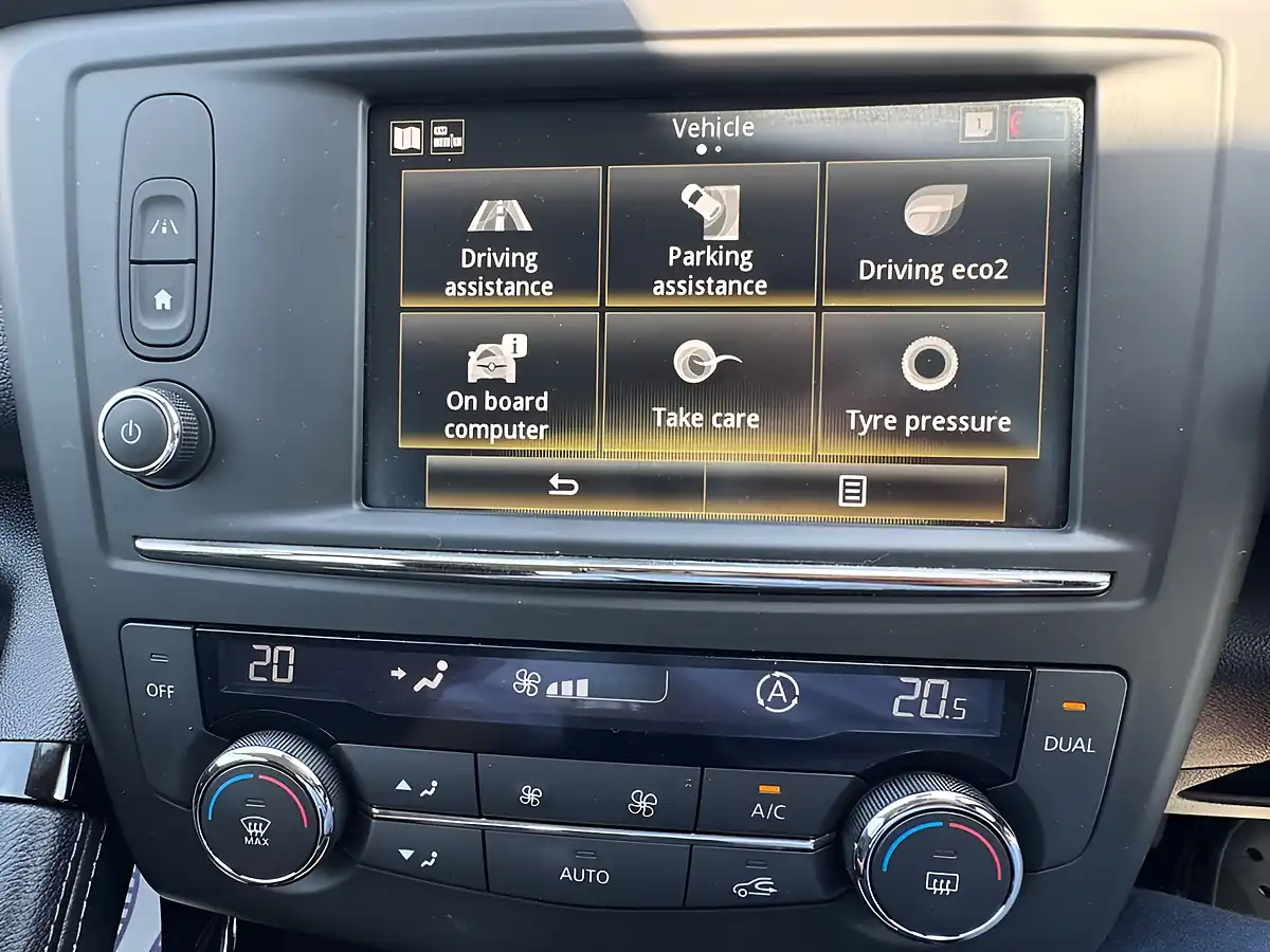 Used 2018 Renault Kadjar Dynamique S Nav Black - Interior and Exterior details 9