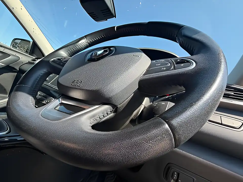 Used 2018 Renault Kadjar Dynamique S Nav Grey - Interior and Exterior details 15