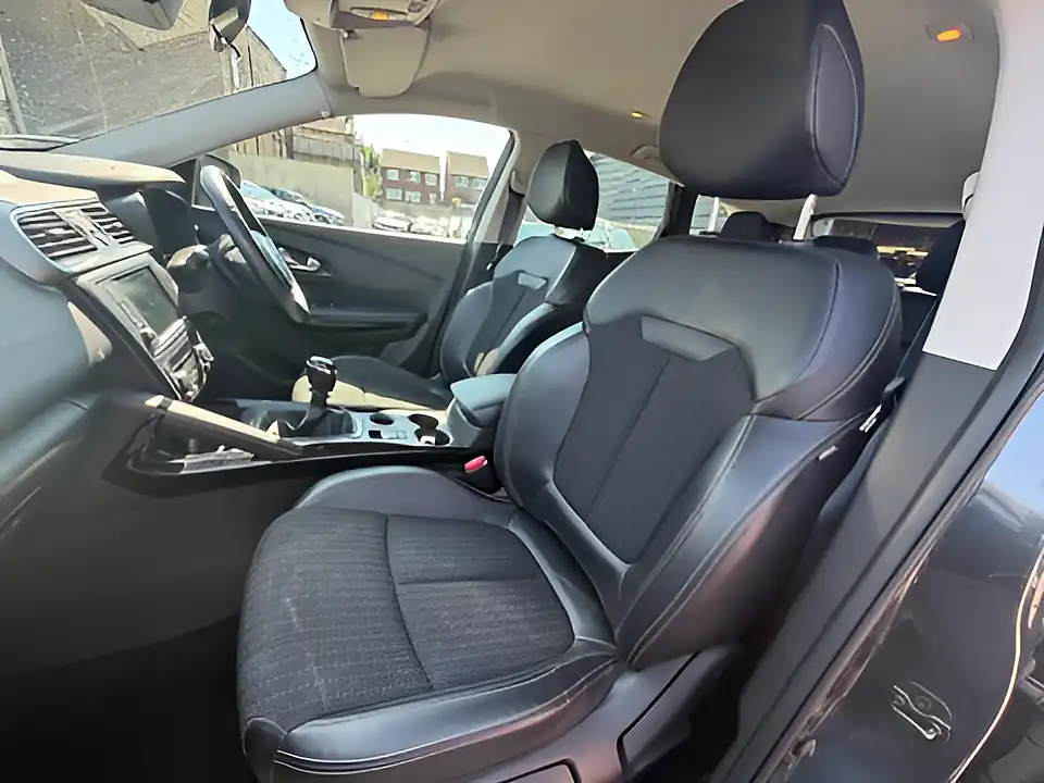Used 2018 Renault Kadjar Dynamique S Nav Grey - Interior and Exterior details 16