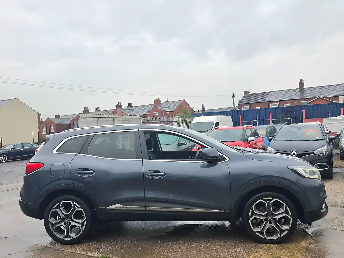 Used 2018 Renault Kadjar Dynamique S Nav Grey - Interior and Exterior details 8