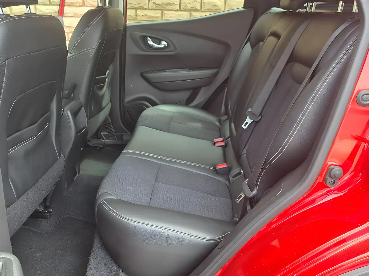 Used 2018 Renault Kadjar Dynamique S Nav Red - Interior and Exterior details 14