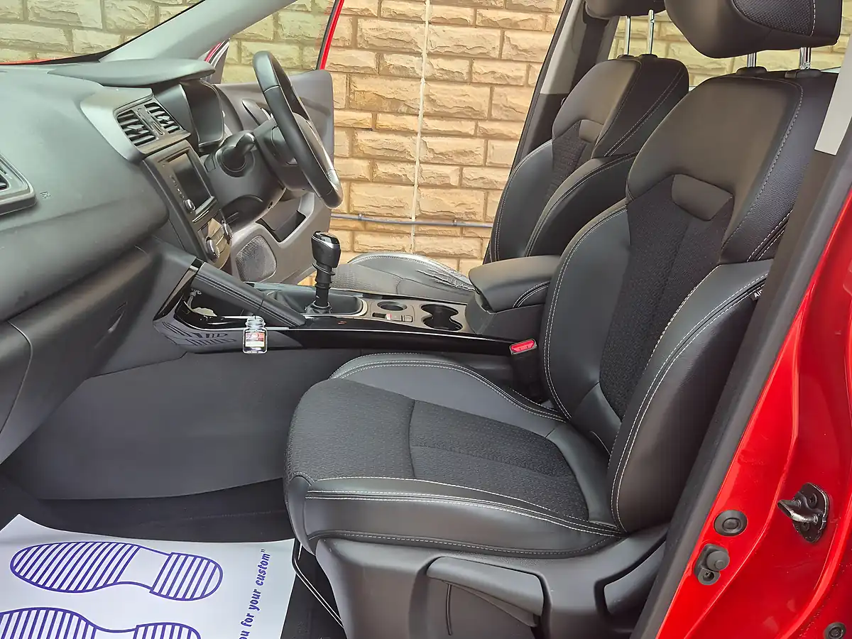 Used 2018 Renault Kadjar Dynamique S Nav Red - Interior and Exterior details 18